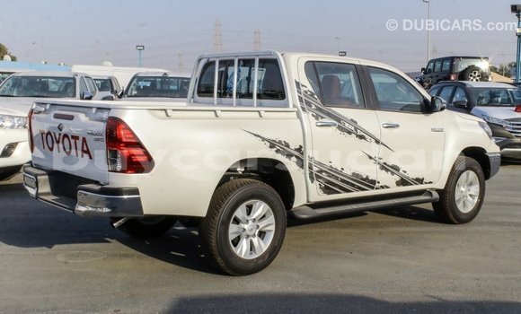 Buy Import Toyota Hilux White Car in Import - Dubai in Al Jazirah State Buy Import Toyota Hilux White Car in Import - Dubai in Al Jazirah State