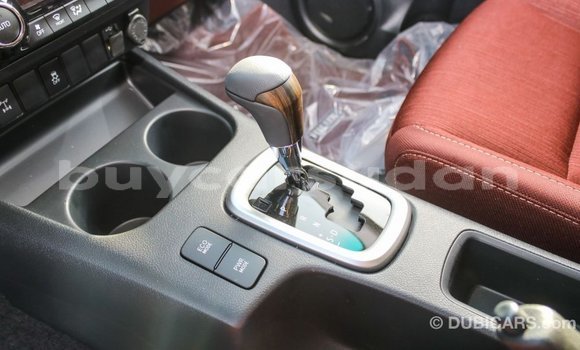 Buy Import Toyota Hilux White Car in Import - Dubai in Al Jazirah State Buy Import Toyota Hilux White Car in Import - Dubai in Al Jazirah State