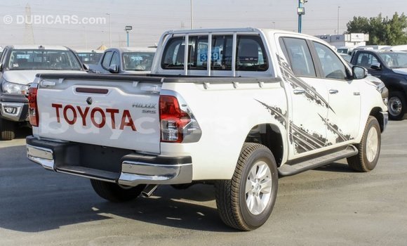 Buy Import Toyota Hilux White Car in Import - Dubai in Al Jazirah State Buy Import Toyota Hilux White Car in Import - Dubai in Al Jazirah State
