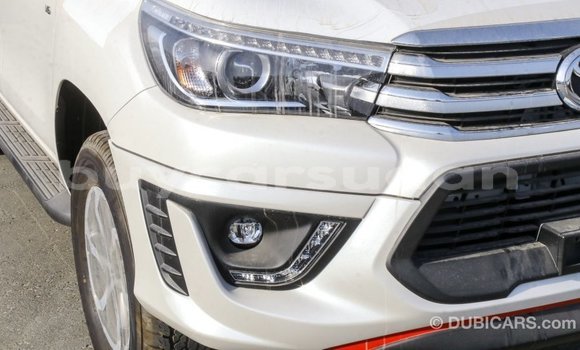 Buy Import Toyota Hilux White Car in Import - Dubai in Al Jazirah State Buy Import Toyota Hilux White Car in Import - Dubai in Al Jazirah State