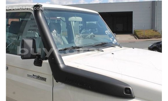 Acheter Import Voiture Toyota Land Cruiser Blanc à Import - Dubai, État d'Al Jazirah Acheter Import Voiture Toyota Land Cruiser Blanc à Import - Dubai, État d'Al Jazirah