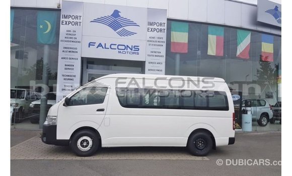 Acheter Import Voiture Toyota Hiace Blanc à Import - Dubai, État d'Al Jazirah Acheter Import Voiture Toyota Hiace Blanc à Import - Dubai, État d'Al Jazirah