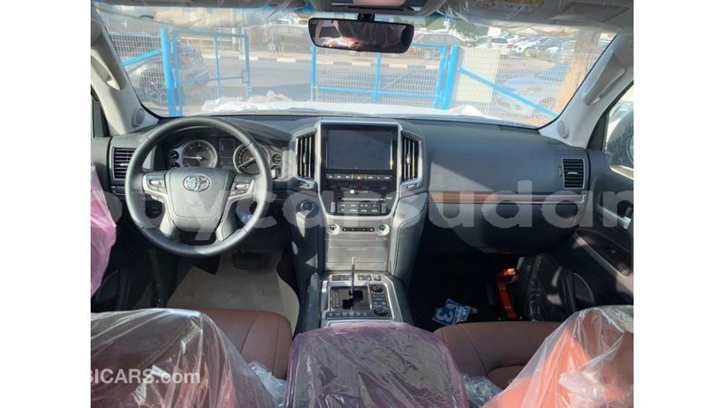 Big with watermark toyota land cruiser al jazirah state import dubai 2916