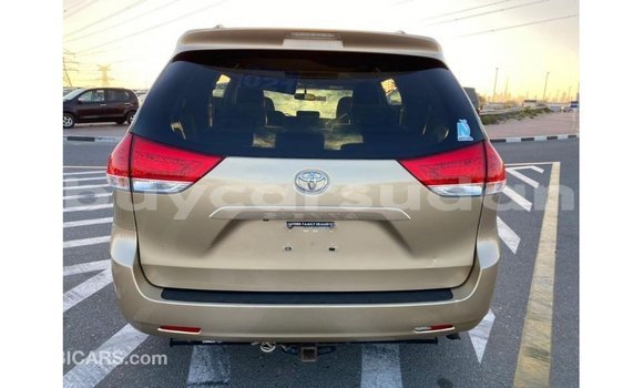 Buy Import Toyota Sienna Other Car in Import - Dubai in Al Jazirah State Buy Import Toyota Sienna Other Car in Import - Dubai in Al Jazirah State