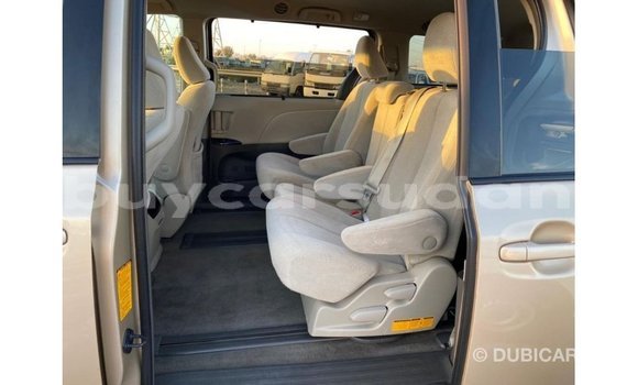 Buy Import Toyota Sienna Other Car in Import - Dubai in Al Jazirah State Buy Import Toyota Sienna Other Car in Import - Dubai in Al Jazirah State