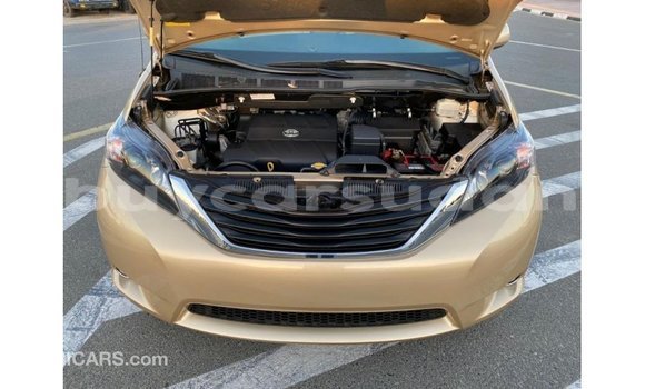 Buy Import Toyota Sienna Other Car in Import - Dubai in Al Jazirah State Buy Import Toyota Sienna Other Car in Import - Dubai in Al Jazirah State