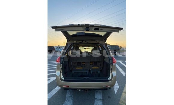 Buy Import Toyota Sienna Other Car in Import - Dubai in Al Jazirah State Buy Import Toyota Sienna Other Car in Import - Dubai in Al Jazirah State