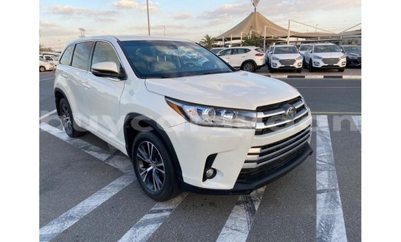 Buy Import Toyota Highlander White Car in Import - Dubai in Al Jazirah State Buy Import Toyota Highlander White Car in Import - Dubai in Al Jazirah State