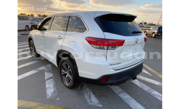 Buy Import Toyota Highlander White Car in Import - Dubai in Al Jazirah State Buy Import Toyota Highlander White Car in Import - Dubai in Al Jazirah State