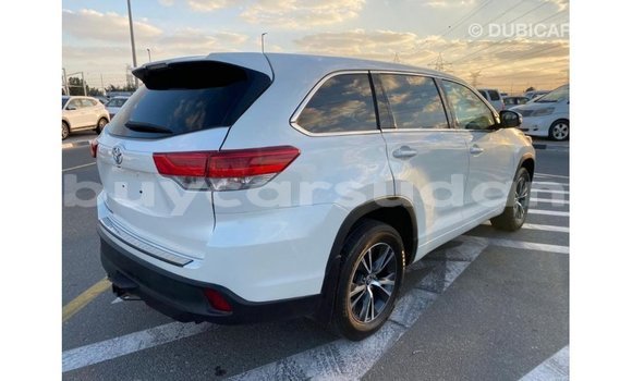 Buy Import Toyota Highlander White Car in Import - Dubai in Al Jazirah State Buy Import Toyota Highlander White Car in Import - Dubai in Al Jazirah State