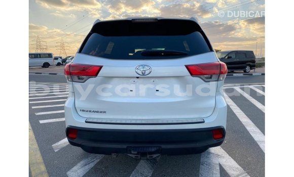 Buy Import Toyota Highlander White Car in Import - Dubai in Al Jazirah State Buy Import Toyota Highlander White Car in Import - Dubai in Al Jazirah State