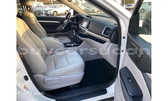Buy Import Toyota Highlander White Car in Import - Dubai in Al Jazirah State Buy Import Toyota Highlander White Car in Import - Dubai in Al Jazirah State