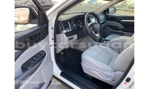 Buy Import Toyota Highlander White Car in Import - Dubai in Al Jazirah State Buy Import Toyota Highlander White Car in Import - Dubai in Al Jazirah State