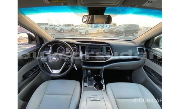 Buy Import Toyota Highlander White Car in Import - Dubai in Al Jazirah State Buy Import Toyota Highlander White Car in Import - Dubai in Al Jazirah State
