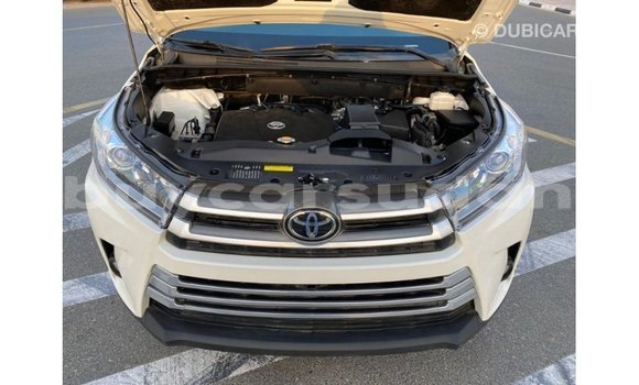 Buy Import Toyota Highlander White Car in Import - Dubai in Al Jazirah State Buy Import Toyota Highlander White Car in Import - Dubai in Al Jazirah State