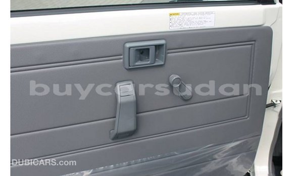 Acheter Import Voiture Toyota Land Cruiser Blanc à Import - Dubai, État d'Al Jazirah Acheter Import Voiture Toyota Land Cruiser Blanc à Import - Dubai, État d'Al Jazirah