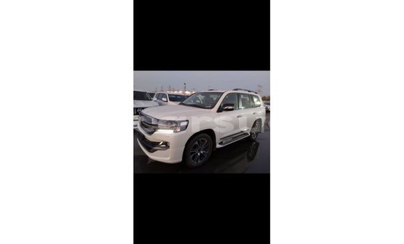 Buy Import Toyota Land Cruiser White Car in Import - Dubai in Al Jazirah State Buy Import Toyota Land Cruiser White Car in Import - Dubai in Al Jazirah State