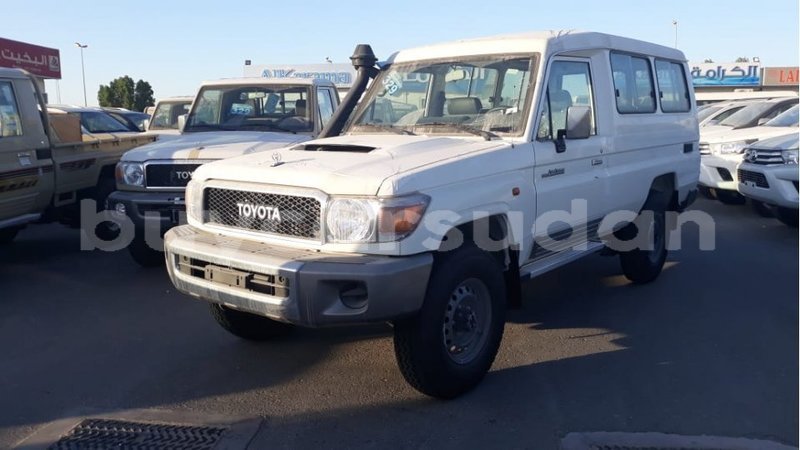 Big with watermark toyota land cruiser al jazirah state import dubai 2958
