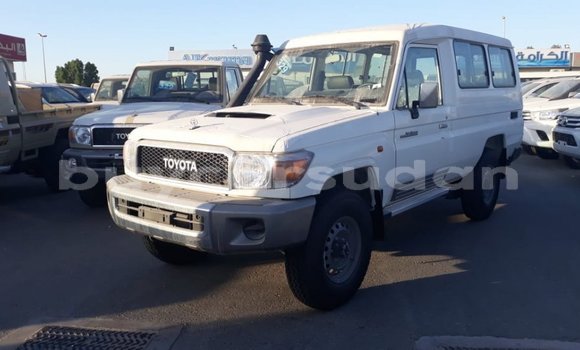 Buy Import Toyota Land Cruiser White Car in Import - Dubai in Al Jazirah State Buy Import Toyota Land Cruiser White Car in Import - Dubai in Al Jazirah State