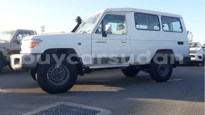 Big with watermark toyota land cruiser al jazirah state import dubai 2958