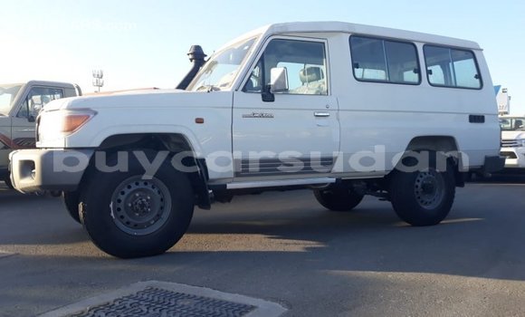 Buy Import Toyota Land Cruiser White Car in Import - Dubai in Al Jazirah State Buy Import Toyota Land Cruiser White Car in Import - Dubai in Al Jazirah State