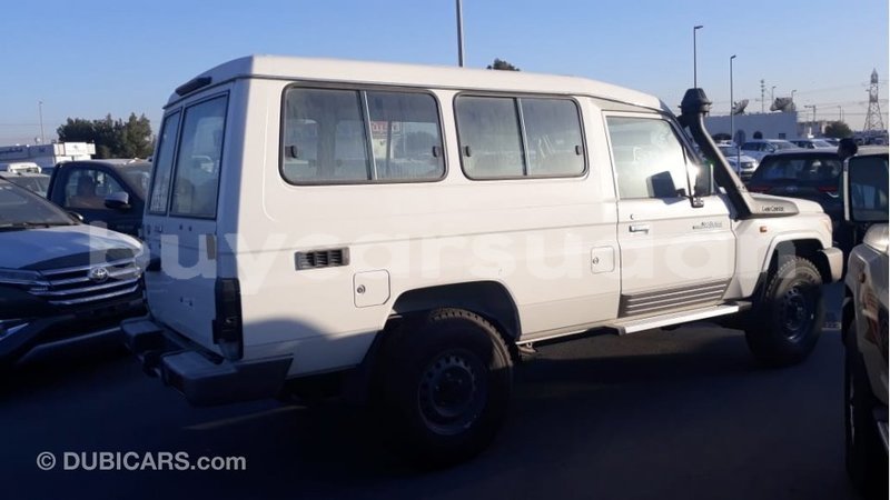 Big with watermark toyota land cruiser al jazirah state import dubai 2958