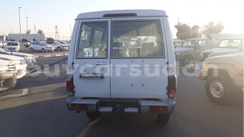 Big with watermark toyota land cruiser al jazirah state import dubai 2958