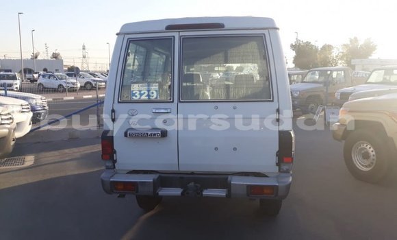 Buy Import Toyota Land Cruiser White Car in Import - Dubai in Al Jazirah State Buy Import Toyota Land Cruiser White Car in Import - Dubai in Al Jazirah State
