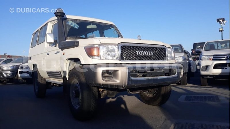 Big with watermark toyota land cruiser al jazirah state import dubai 2958