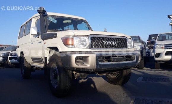 Buy Import Toyota Land Cruiser White Car in Import - Dubai in Al Jazirah State Buy Import Toyota Land Cruiser White Car in Import - Dubai in Al Jazirah State