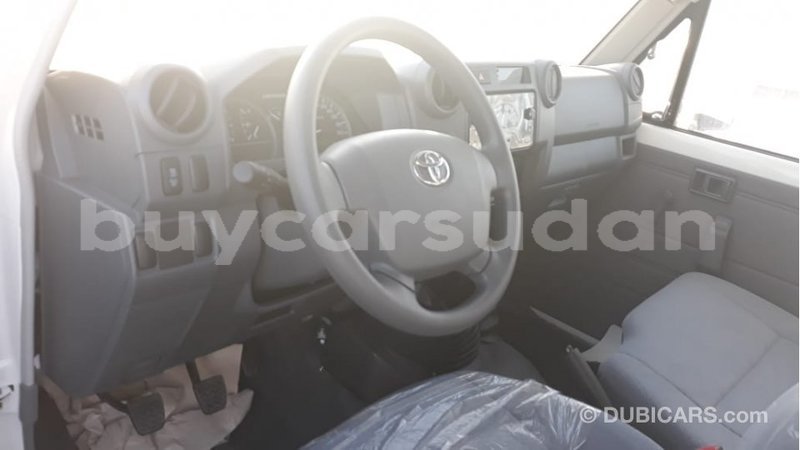 Big with watermark toyota land cruiser al jazirah state import dubai 2958
