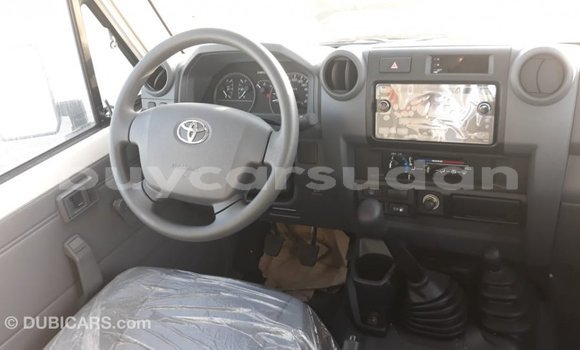 Buy Import Toyota Land Cruiser White Car in Import - Dubai in Al Jazirah State Buy Import Toyota Land Cruiser White Car in Import - Dubai in Al Jazirah State