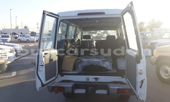 Buy Import Toyota Land Cruiser White Car in Import - Dubai in Al Jazirah State Buy Import Toyota Land Cruiser White Car in Import - Dubai in Al Jazirah State