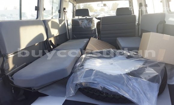 Buy Import Toyota Land Cruiser White Car in Import - Dubai in Al Jazirah State Buy Import Toyota Land Cruiser White Car in Import - Dubai in Al Jazirah State