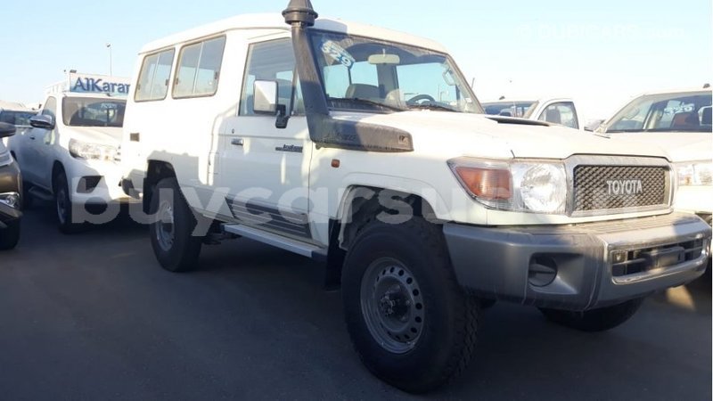 Big with watermark toyota land cruiser al jazirah state import dubai 2958