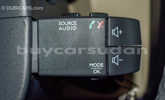 Acheter Import Voiture Renault Duster Blanc à Import - Dubai, État d'Al Jazirah Acheter Import Voiture Renault Duster Blanc à Import - Dubai, État d'Al Jazirah