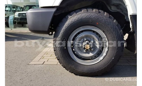 Buy Import Toyota Land Cruiser White Car in Import - Dubai in Al Jazirah State Buy Import Toyota Land Cruiser White Car in Import - Dubai in Al Jazirah State