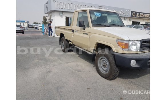 Buy Import Toyota Land Cruiser Beige Car in Import - Dubai in Al Jazirah State Buy Import Toyota Land Cruiser Beige Car in Import - Dubai in Al Jazirah State