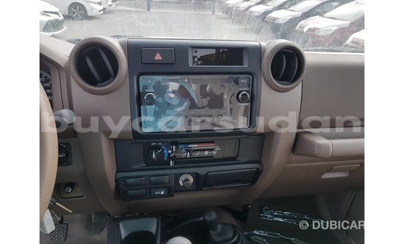 Buy Import Toyota Land Cruiser Beige Car in Import - Dubai in Al Jazirah State Buy Import Toyota Land Cruiser Beige Car in Import - Dubai in Al Jazirah State