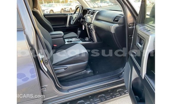 Buy Import Toyota HiAce Other Truck in Import - Dubai in Al Jazirah State Buy Import Toyota HiAce Other Truck in Import - Dubai in Al Jazirah State