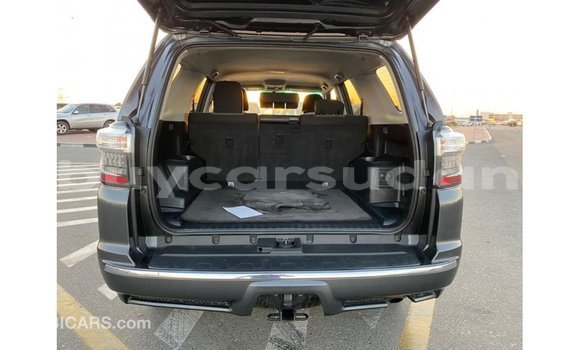Buy Import Toyota HiAce Other Truck in Import - Dubai in Al Jazirah State Buy Import Toyota HiAce Other Truck in Import - Dubai in Al Jazirah State