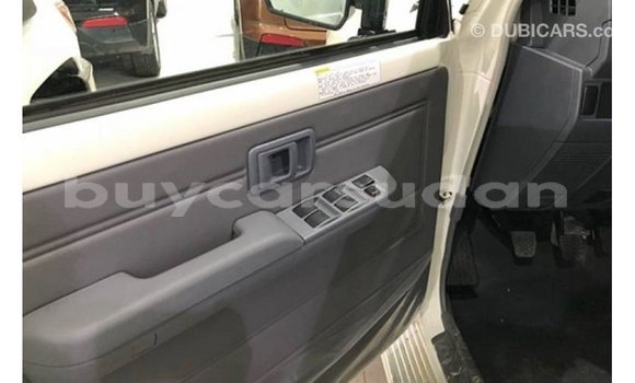 Acheter Import Voiture Toyota Land Cruiser Blanc à Import - Dubai, État d'Al Jazirah Acheter Import Voiture Toyota Land Cruiser Blanc à Import - Dubai, État d'Al Jazirah
