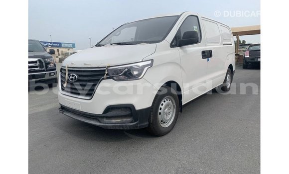 Buy Import Hyundai Cargo White Car in Import - Dubai in Al Jazirah State Buy Import Hyundai Cargo White Car in Import - Dubai in Al Jazirah State