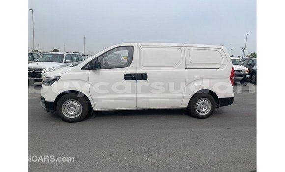 Buy Import Hyundai Cargo White Car in Import - Dubai in Al Jazirah State Buy Import Hyundai Cargo White Car in Import - Dubai in Al Jazirah State