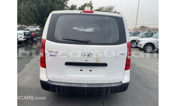 Buy Import Hyundai Cargo White Car in Import - Dubai in Al Jazirah State Buy Import Hyundai Cargo White Car in Import - Dubai in Al Jazirah State