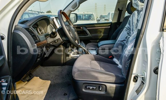 Buy Import Toyota Land Cruiser White Car in Import - Dubai in Al Jazirah State Buy Import Toyota Land Cruiser White Car in Import - Dubai in Al Jazirah State