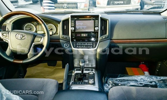 Buy Import Toyota Land Cruiser White Car in Import - Dubai in Al Jazirah State Buy Import Toyota Land Cruiser White Car in Import - Dubai in Al Jazirah State
