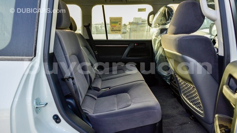 Big with watermark toyota land cruiser al jazirah state import dubai 3005