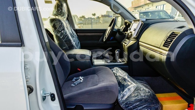 Big with watermark toyota land cruiser al jazirah state import dubai 3005