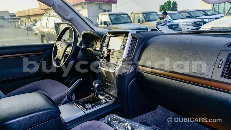 Big with watermark toyota land cruiser al jazirah state import dubai 3005